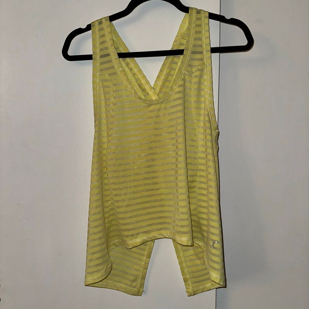 Zyia Active Womens Medium Sunshine Yellow Crossover Strap Tank Top Gently Worn